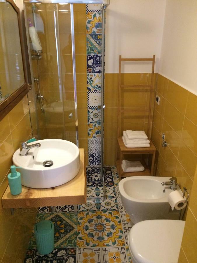 La Casa Di Hoby Apartment Наполи Екстериор снимка