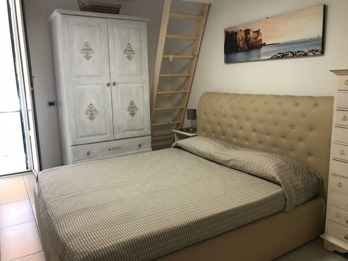La Casa Di Hoby Apartment Наполи Екстериор снимка